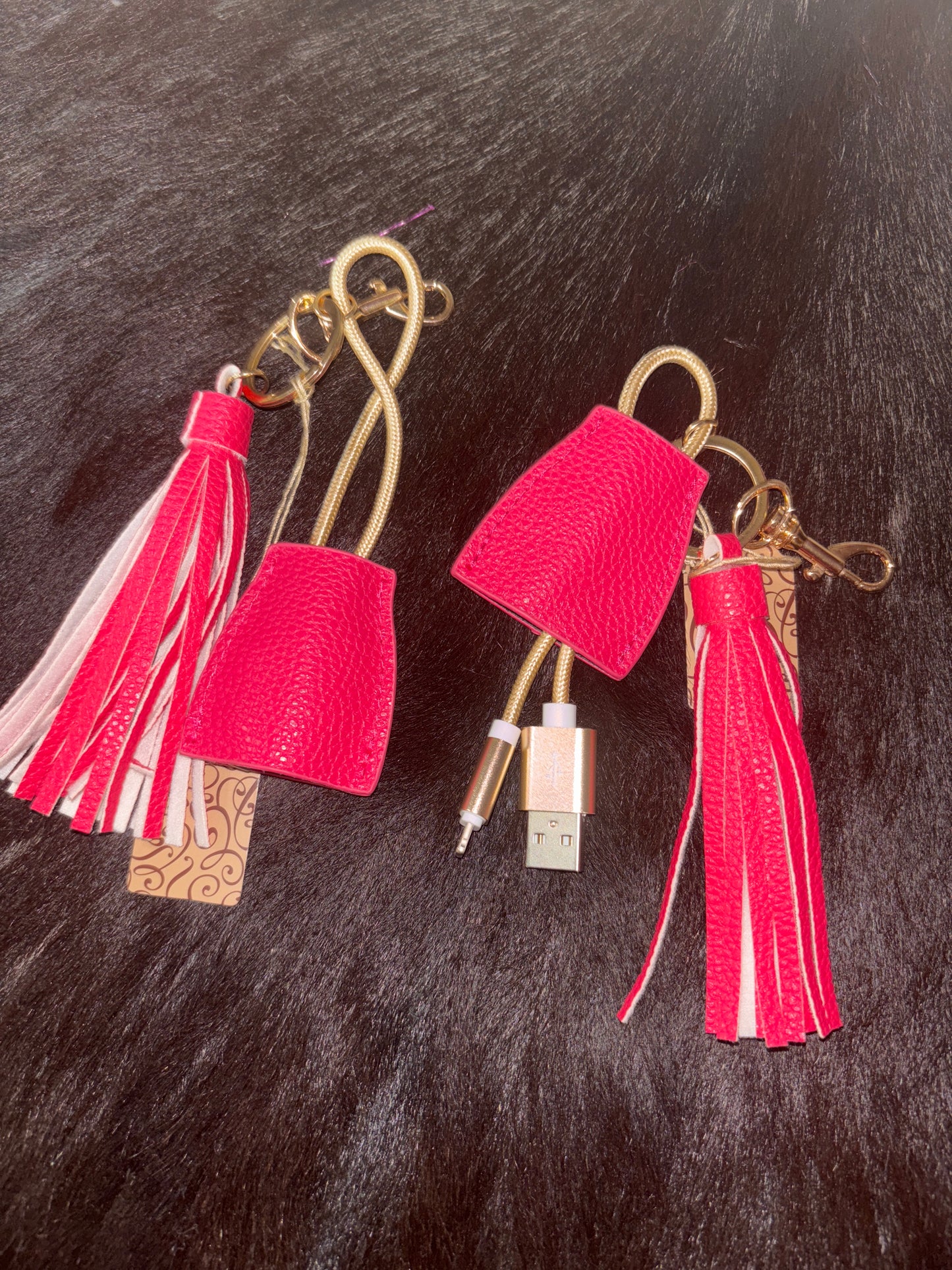 IPHONE CHARGER KEYCHAIN