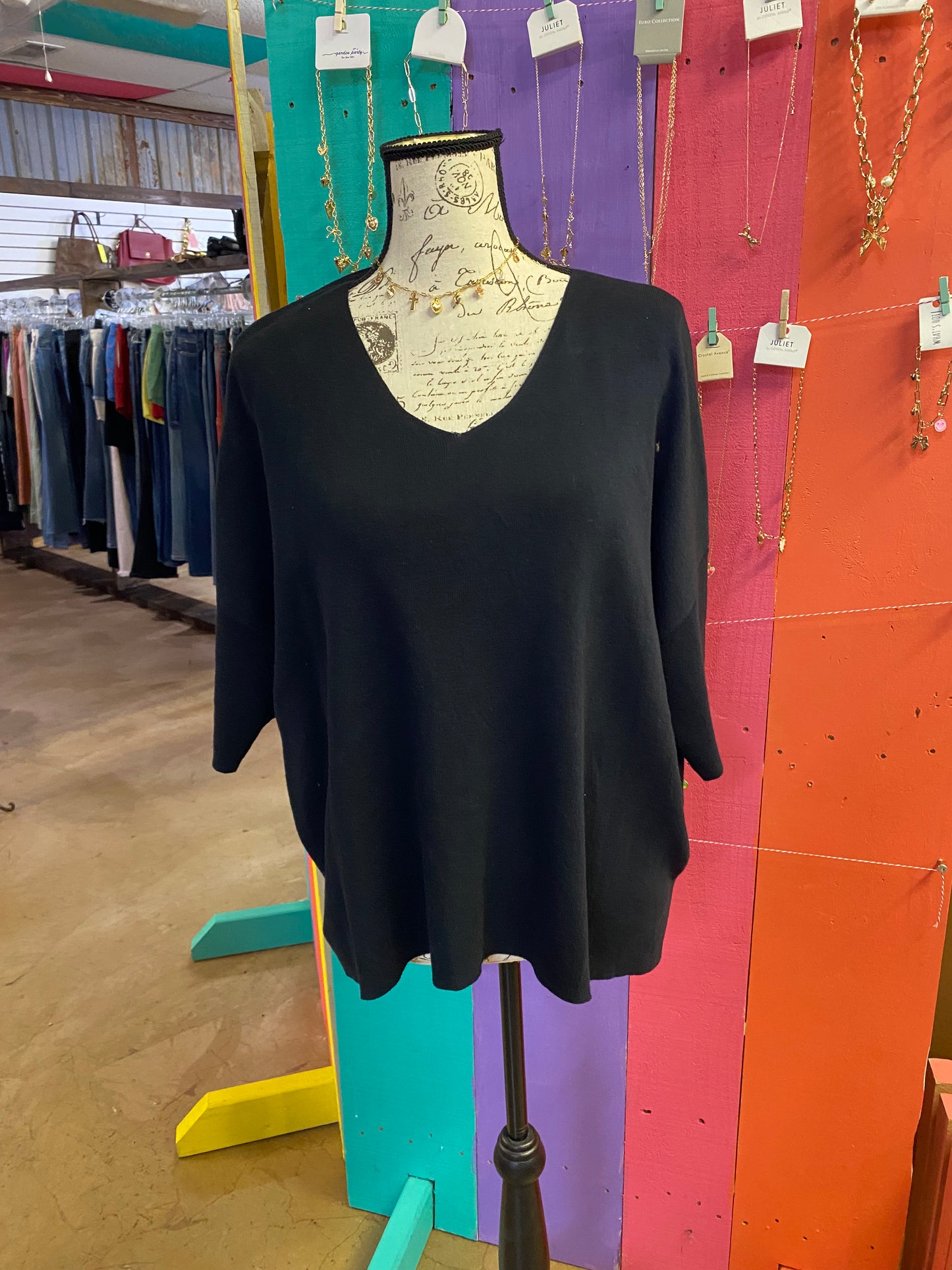 CC BLACK VNECK SWEATER