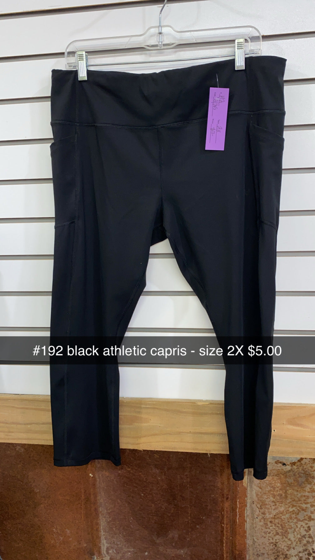 #192 Black Athletic Capris 2X