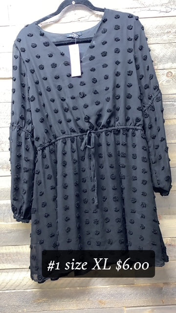 #1 XL BLACK DOT DRESS