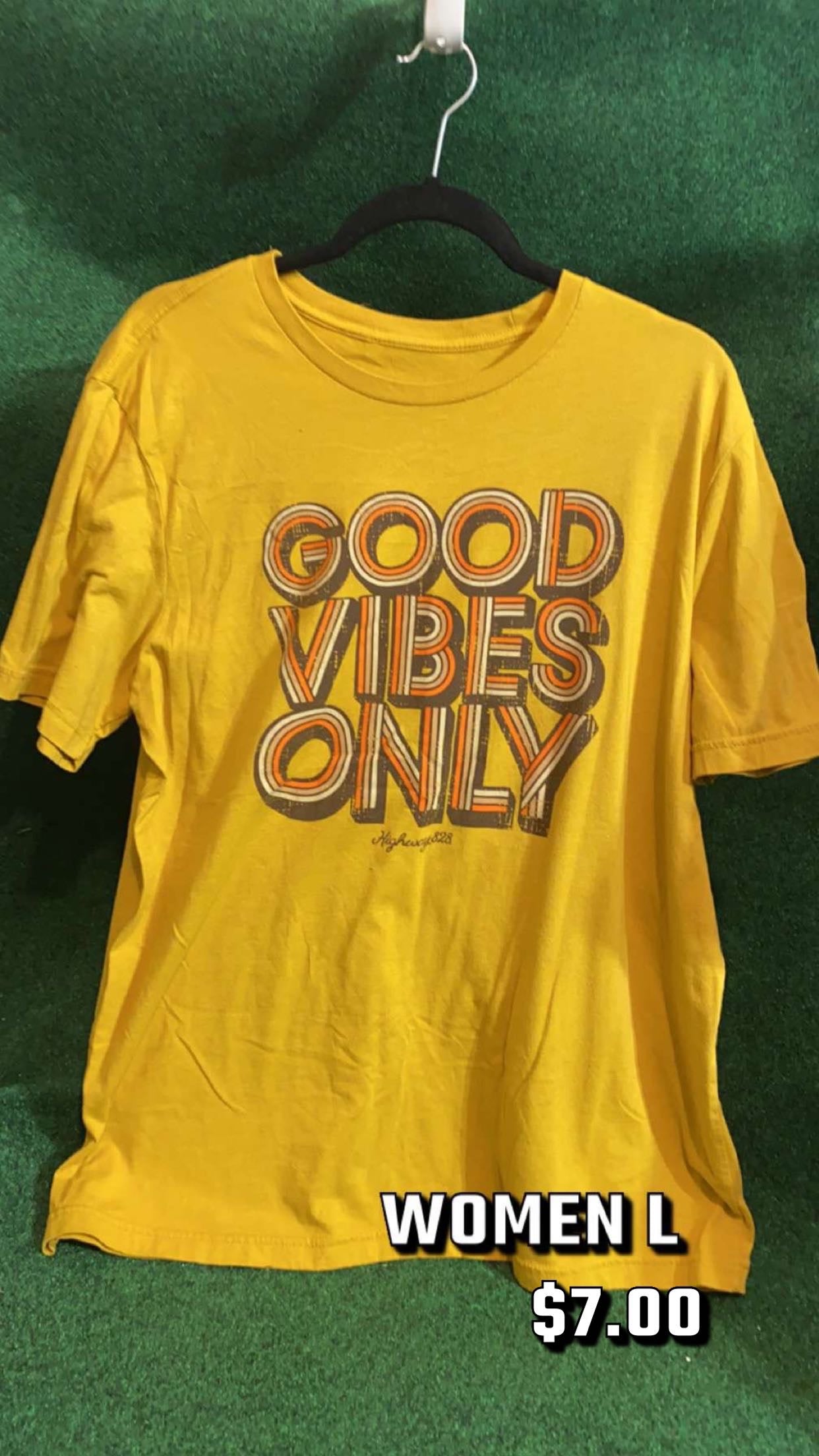 #98 womens large good vibes only