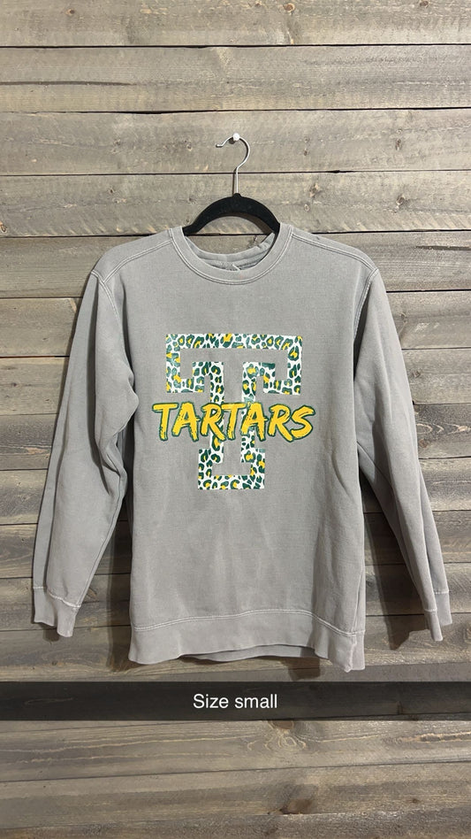 #83 tartar sweatshirts small