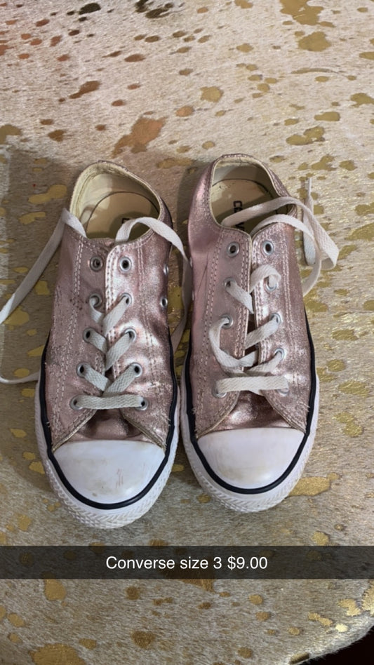 #25 CONVERSE SIZE 3 10/23