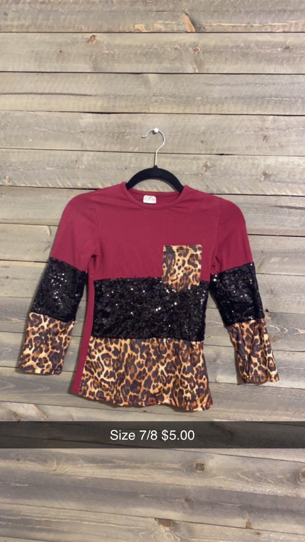 #25 MAROON LEOPARD TEE SIZE 7/8 (10/23)