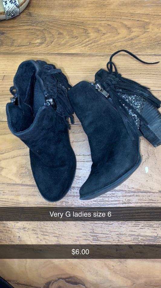 #2 Very G womens size 6 Nov