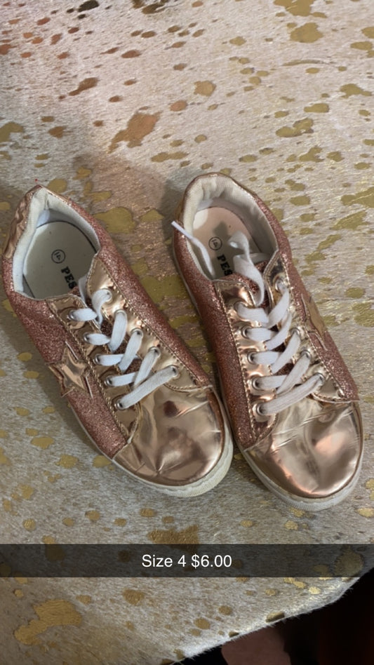 #25 ROSE GOLD TENNIS SHOES SIZE 4 (10/23)