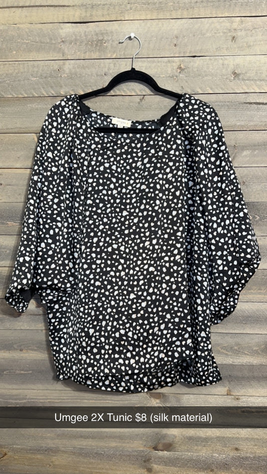 #51 2X umgee black and white tunic (9/29)