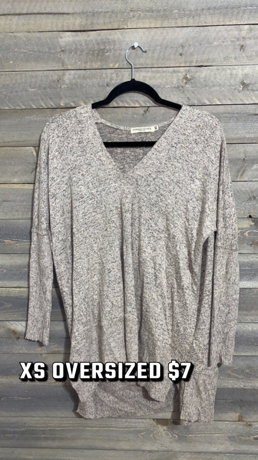 #128 XS OVERSIZED GREY SWEATER NOV