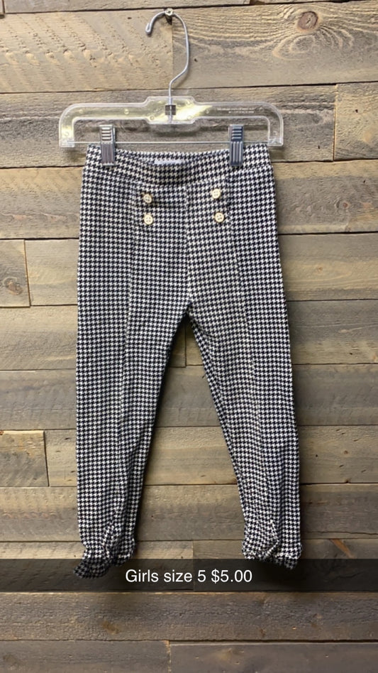 #2 BLACK AND WHITE PANTS GIRLS 5 10/23