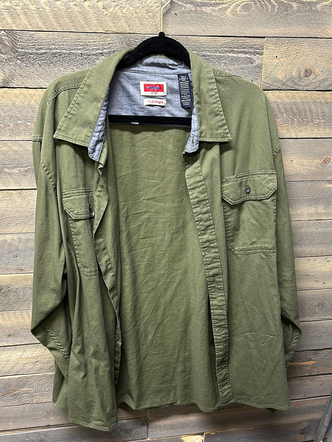 #51 Wrangler 2XL Green Button Up (10/23)