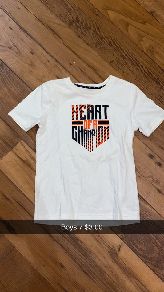 #160 size 7 heart of champion tee