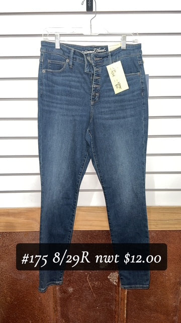 #175 8/29R NWT