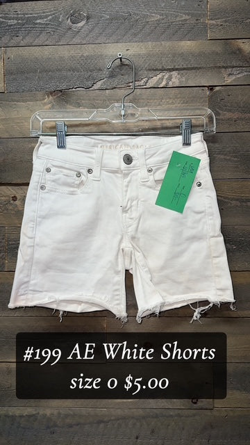 #199 AE WHITE SHORTS SIZE 0