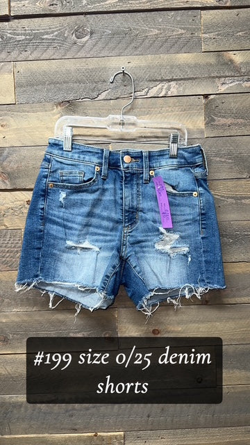 #199 SIZE 0/25 DENIM SHORTS