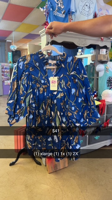 CC NAVY FLORAL TOP