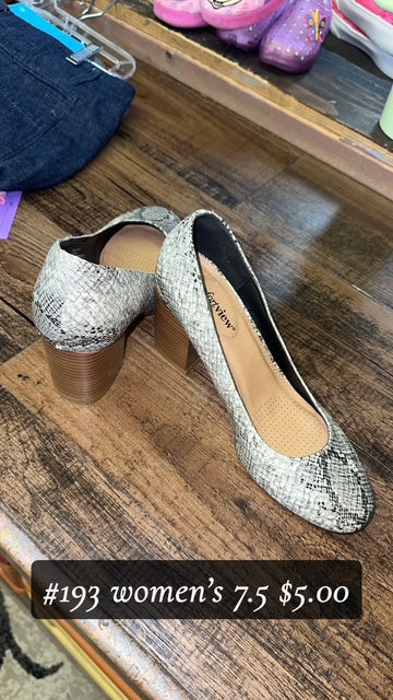 #193 Womens 7.5