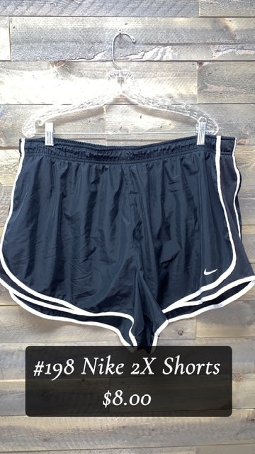 #198 NIKE 2X BLACK SHORTS