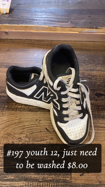 #197 NIKE YOUTH 12 BLACK/WHITE