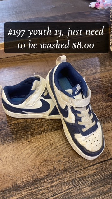 #197 NIKE YOUTH 13 NAVY/WHITE