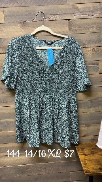 #144 XL 14/16 GREEN FLORAL TOP