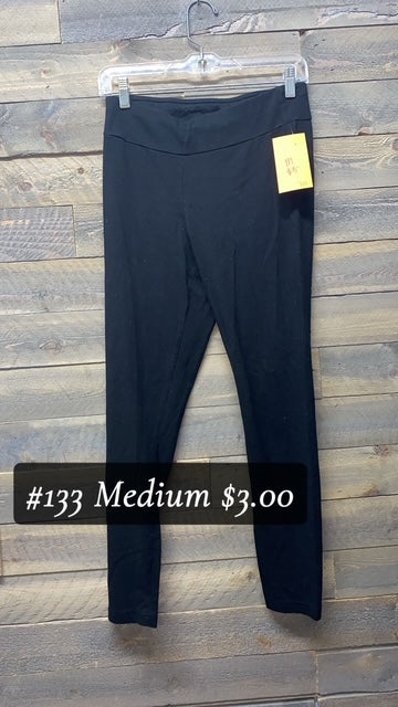 #133 MEDIUM BLACK LEGGINS