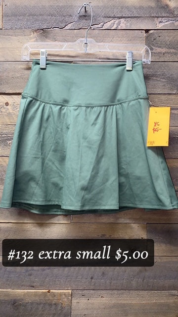 #133 XS GREEN SKORT