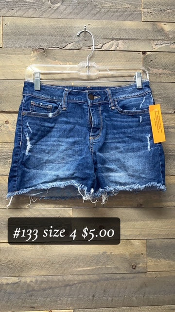 #133 SIZE 4 DENIM SHORTS