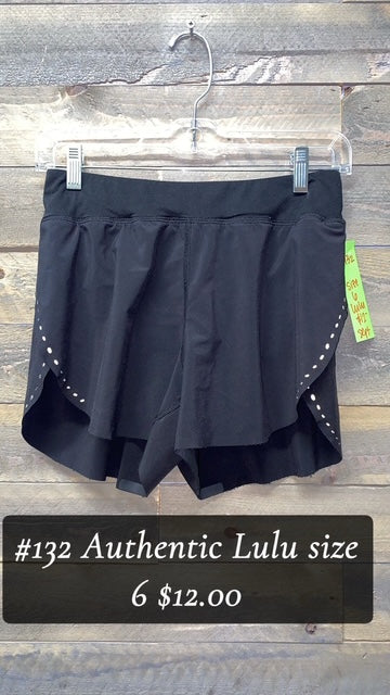 #132 LULU BLACK SHORTS SIZE 6