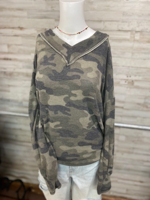 Sales V-Neck Camo Long Sleeve