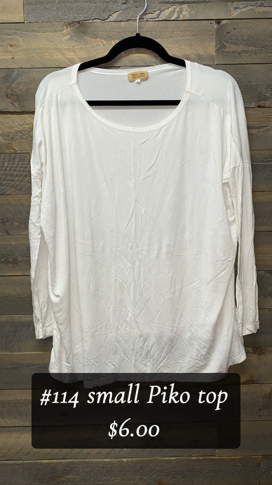 #114 SMALL PIKO WHITE TOP