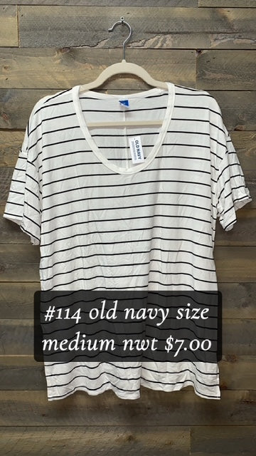 #114 MEDIUM OLD NAVY NWT TOP