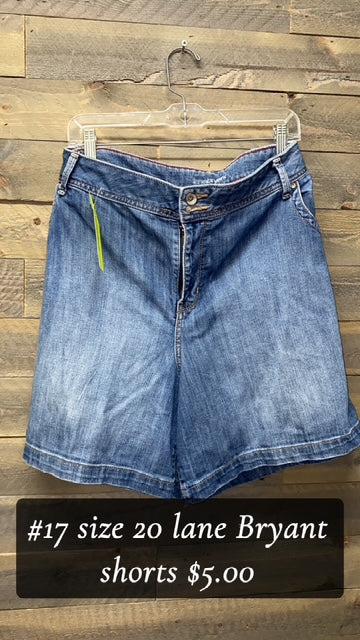 #17 LANE BRYANT SIZE 20 DENIM SHORTS