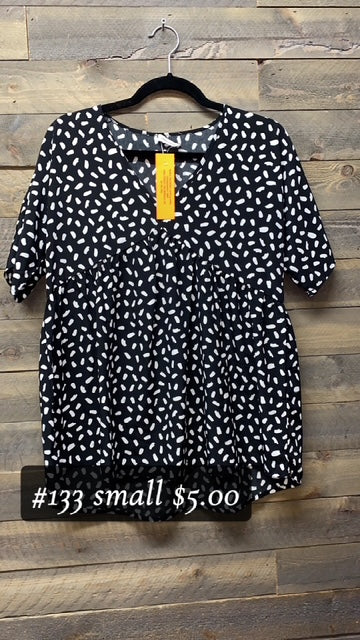 #133 SMALL BLACK & WHITE TUNIC