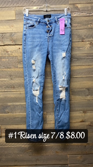 #1 SIZE 7 WOMENS RISEN JEANS
