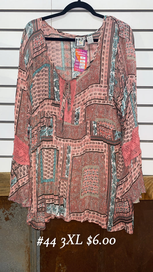 #44 3XL Pattered Top