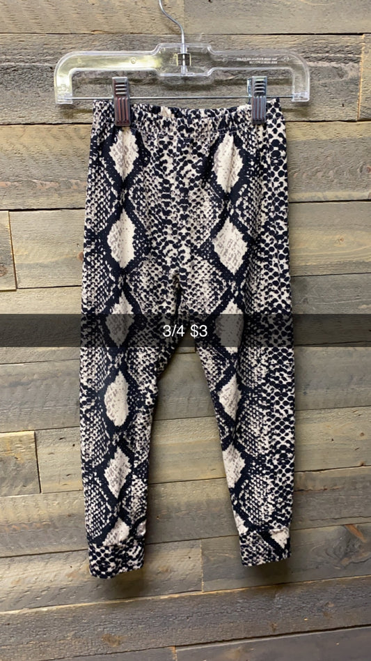 #139 Size Girls 3/4 Snakeskin Leggings