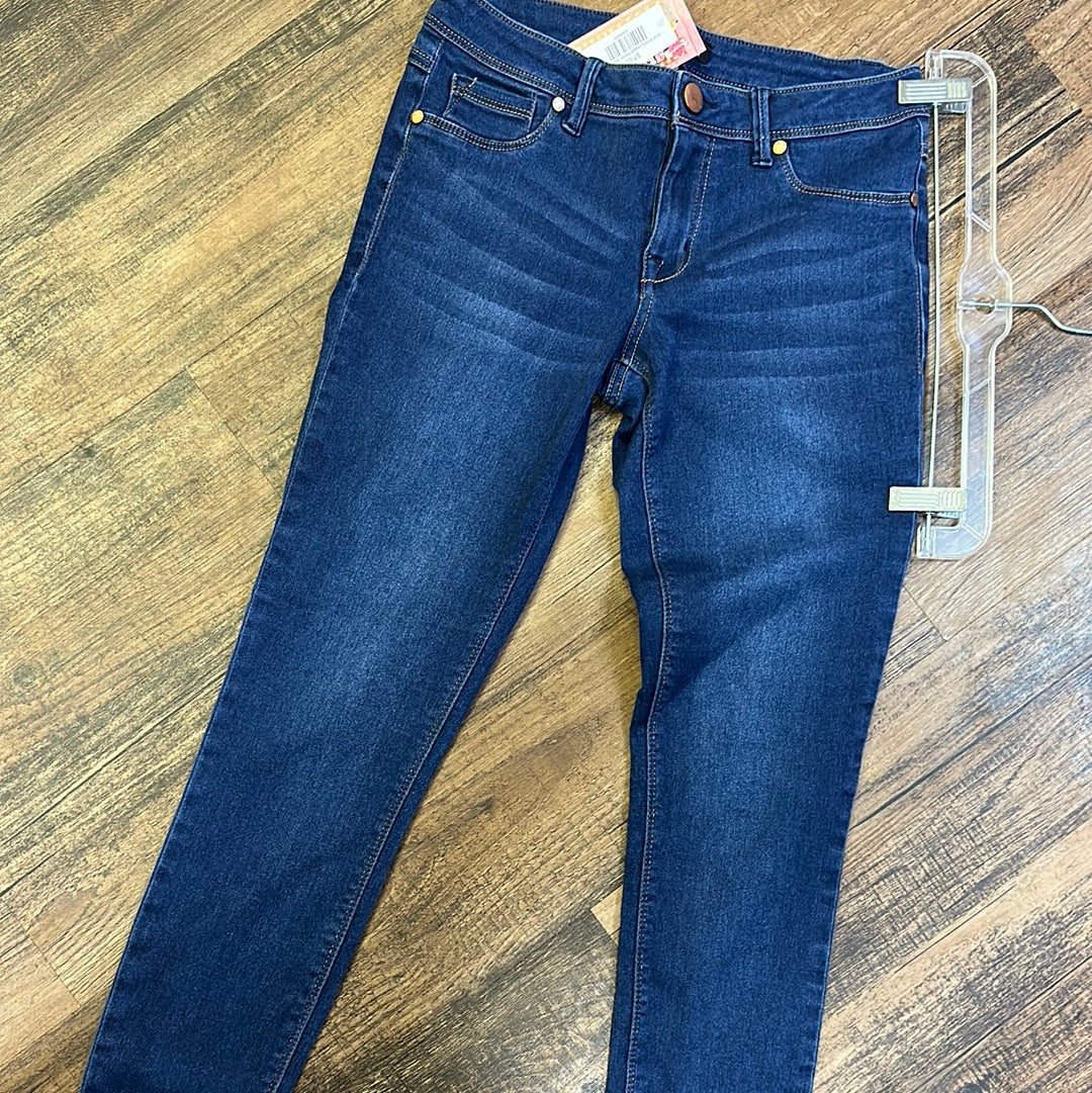 #134 Skinny Legged Denim Jeans Size 28