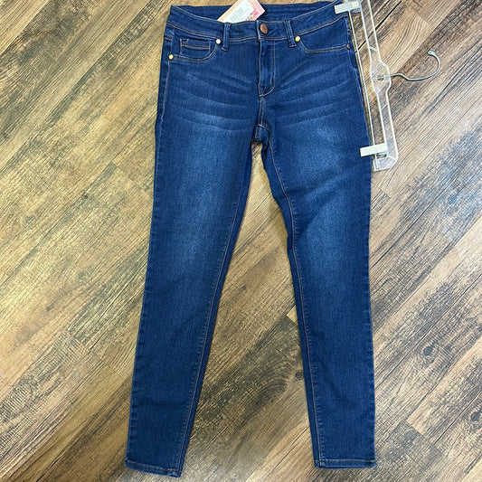 #134 Skinny Legged Denim Jeans Size 28